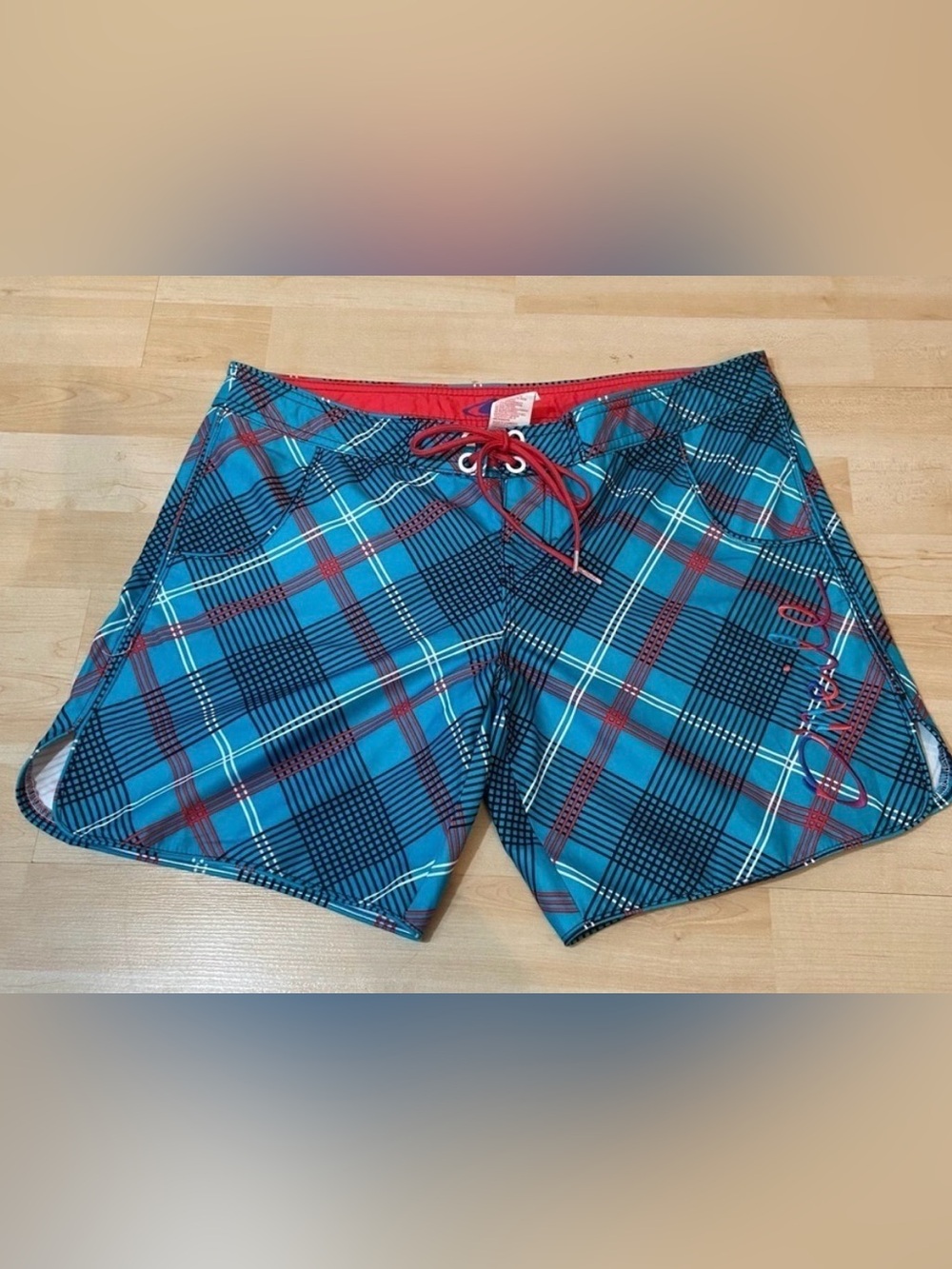 O’Neill women’s Boardshorts in EUC size M.